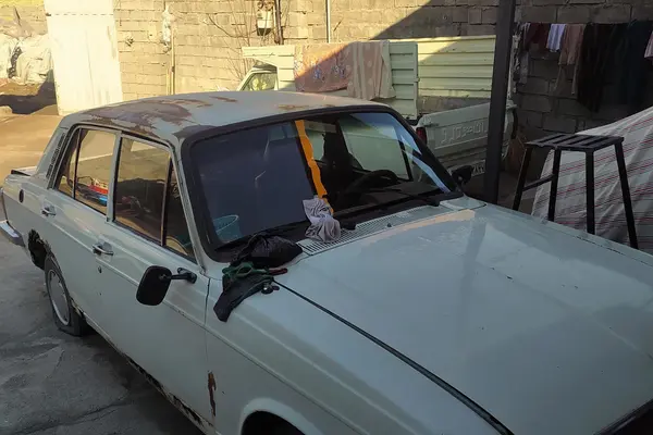 پیکان، سدان