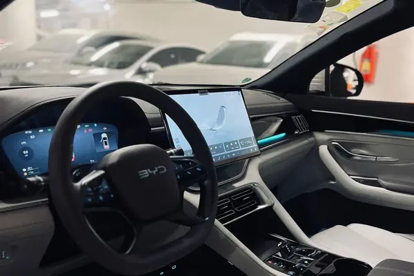 بی وای دی، سانگ پلاس DMi