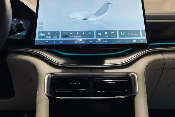 بی وای دی، سانگ پلاس DMi