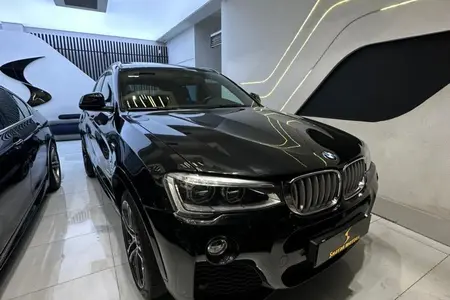 ب ام و X4