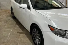 لکسوس، ES