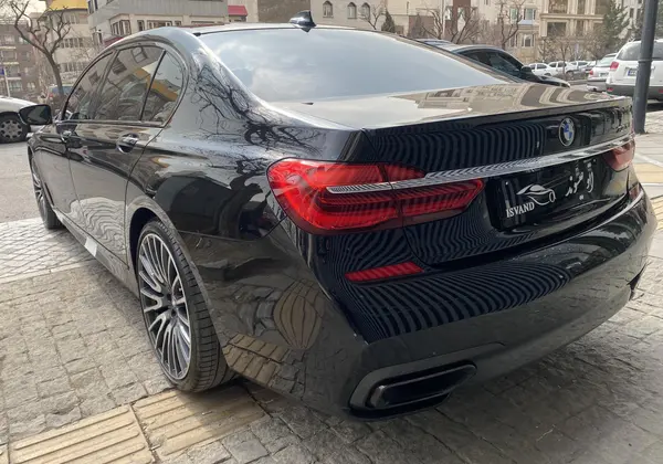 ب ام و، سری 7