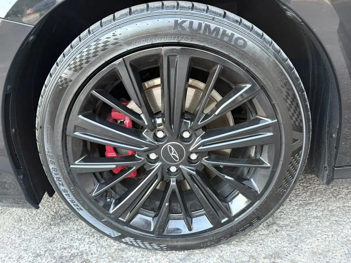 فونیکس،  آریزو 8 (Z8)