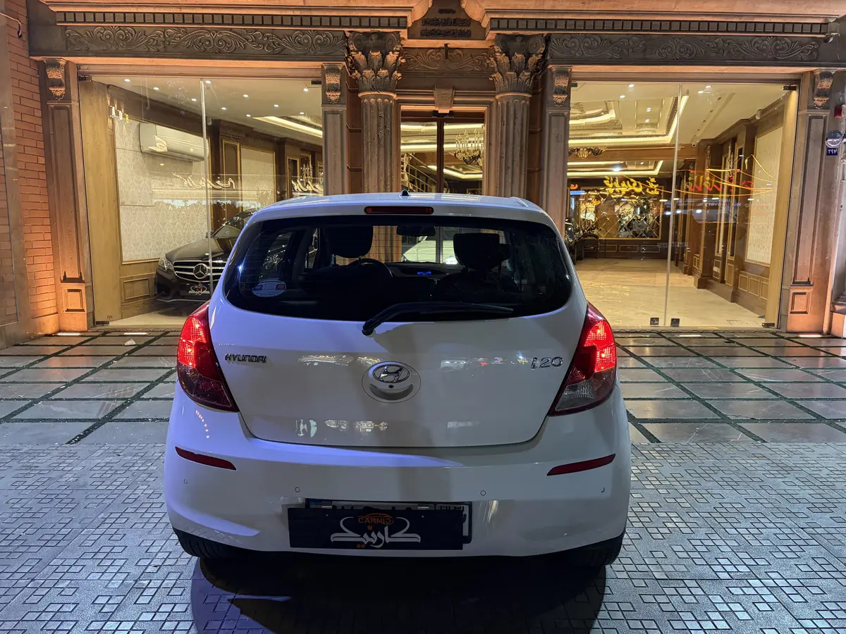 هیوندای،  i20