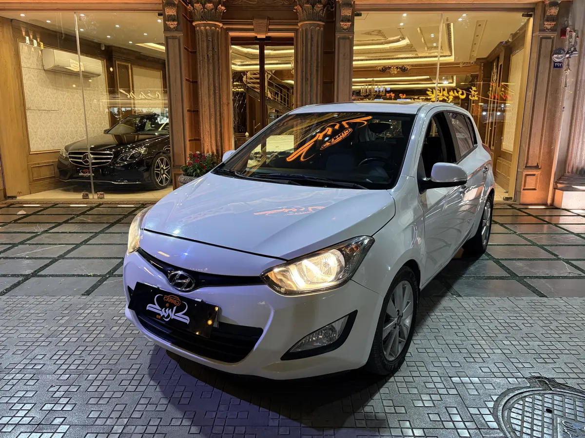 هیوندای،  i20