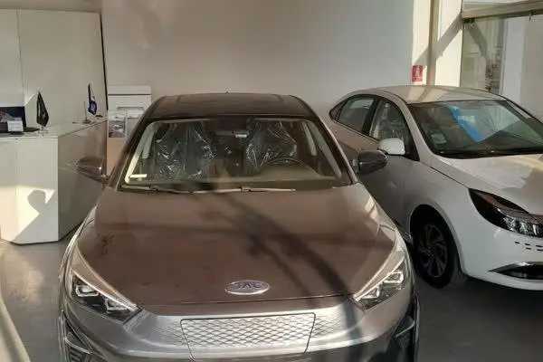 کی ام سی  eJ7