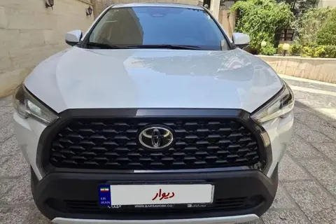 تویوتا، کرولا کراس هیبرید