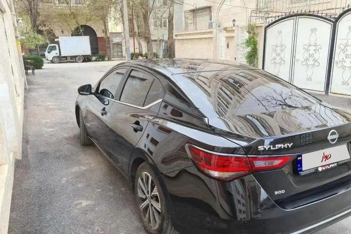 نیسان،  سیلفی