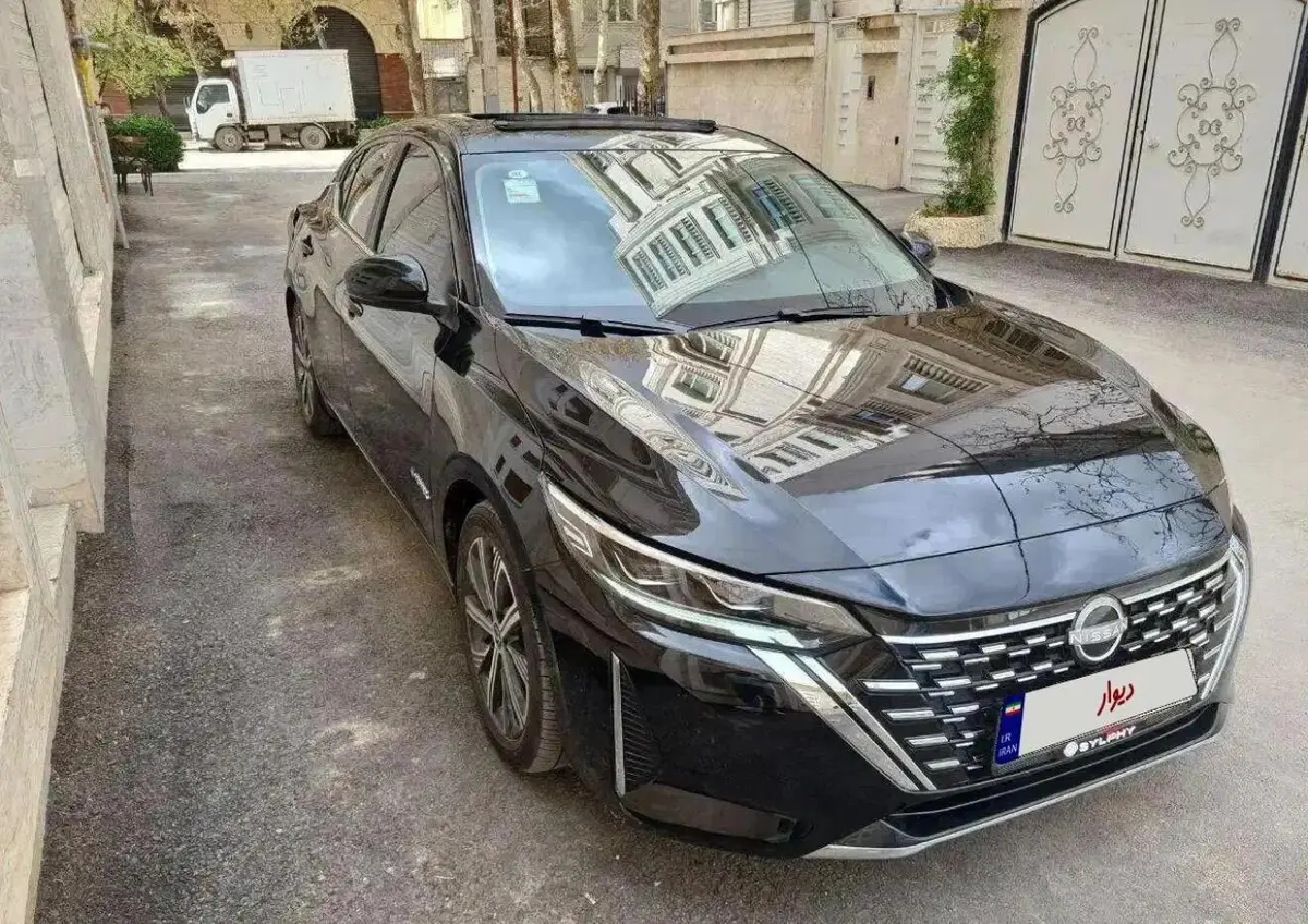 نیسان،  سیلفی