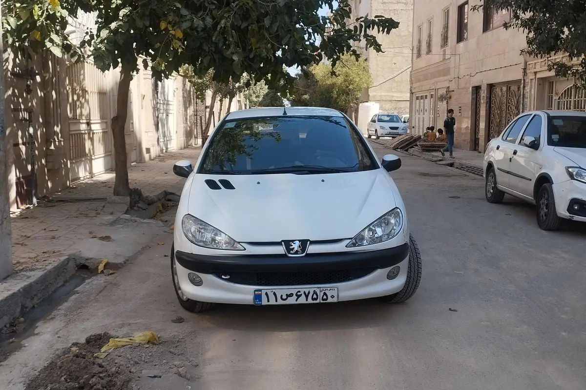 پژو،  206
