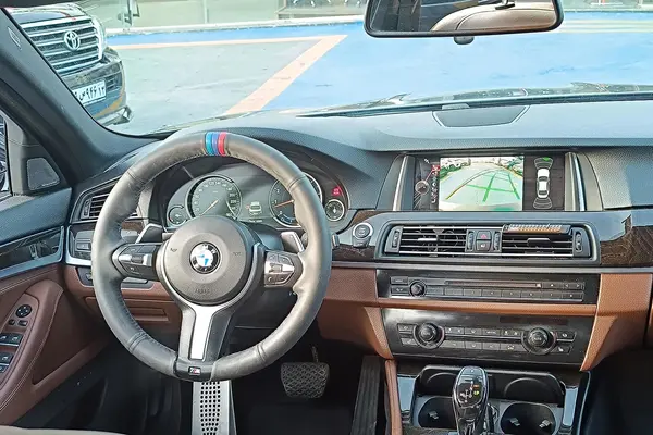 ب ام و، سری 5 سدان