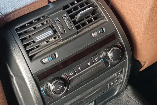 ب ام و، سری 5 سدان