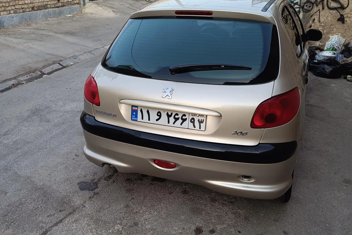 پژو،  206