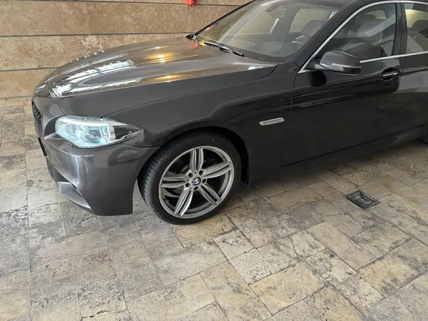 ب ام و، سری 5 سدان