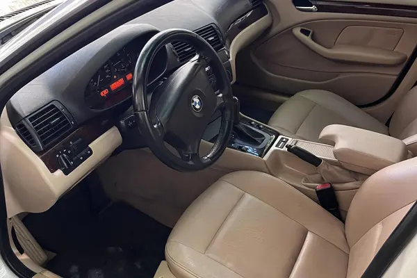 ب ام و  سری 3 سدان