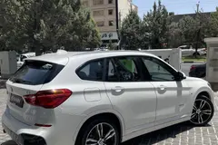 ب ام و، X1