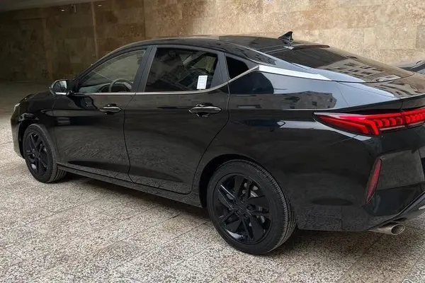 کی ام سی  J7