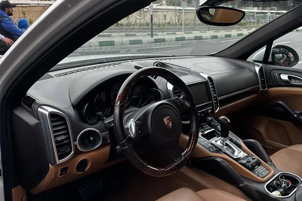 پورشه، کاین