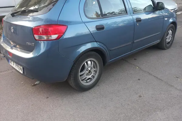 تیبا، هاچ بک