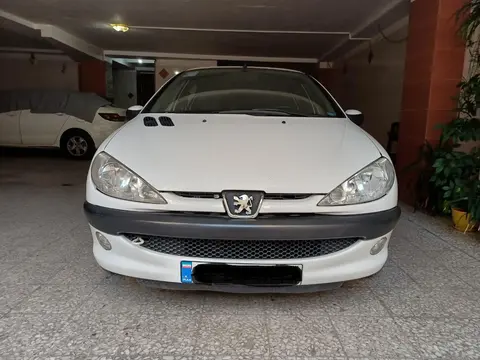 پژو، 206