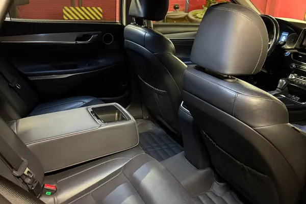 هیوندای، آزرا (گرنجور)