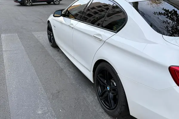 ب ام و، سری 5 سدان