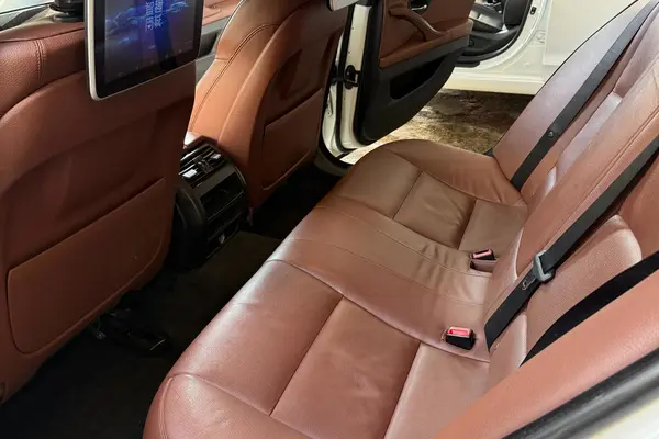 ب ام و، سری 5 سدان