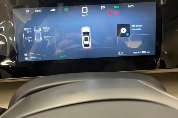 بی وای دی، چین ال DMi