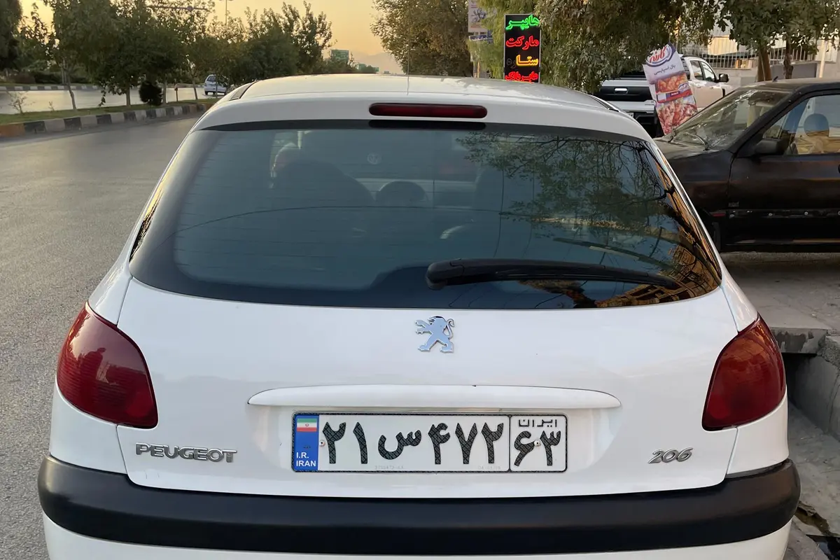 پژو،  206