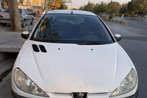 پژو، 206