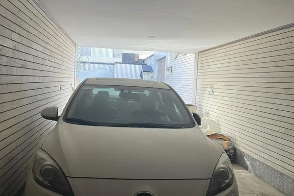 مزدا، 3 نیو صندوق دار