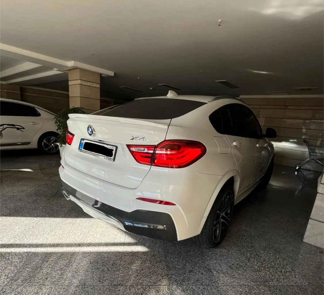ب ام و،  X4
