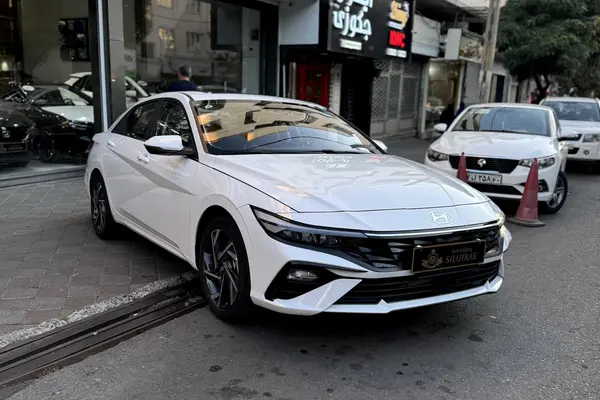 هیوندای، النترا