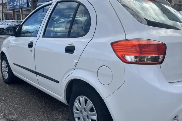 تیبا، هاچ بک