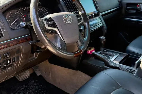 تویوتا، لندکروز چهار در