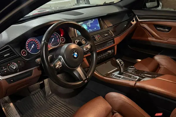 ب ام و، سری 5 سدان