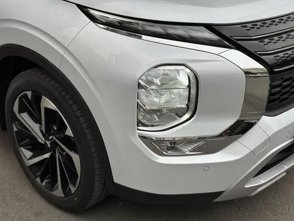 میتسوبیشی، اوتلندر