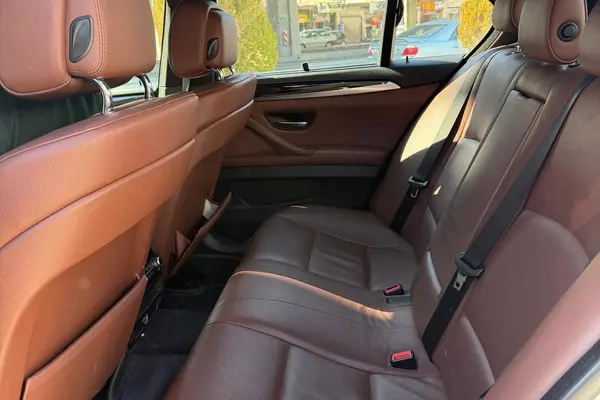 ب ام و، سری 5 سدان