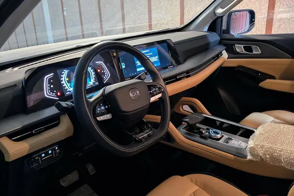 اینفینیت، اکسپلورر