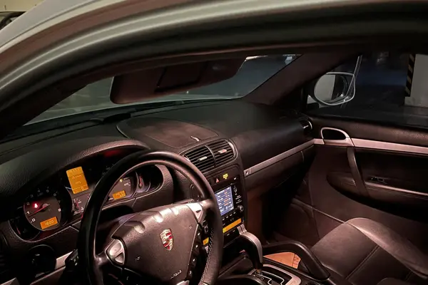 پورشه، کاین