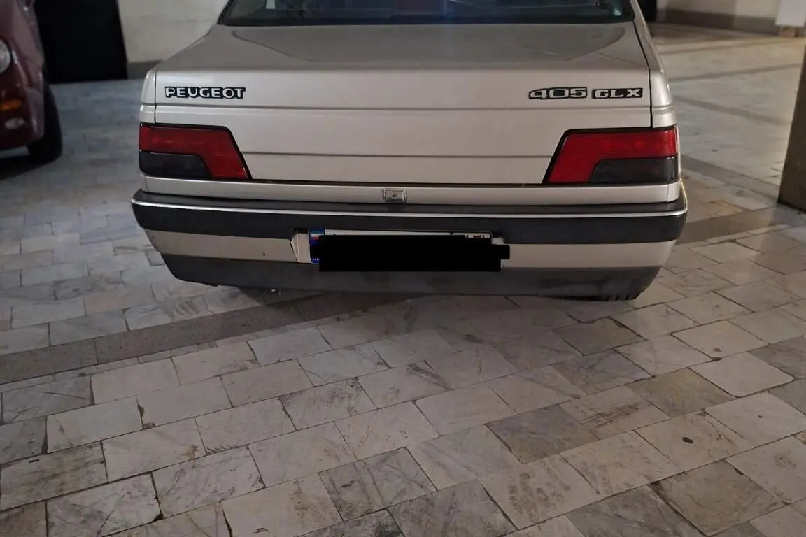 پژو،  405