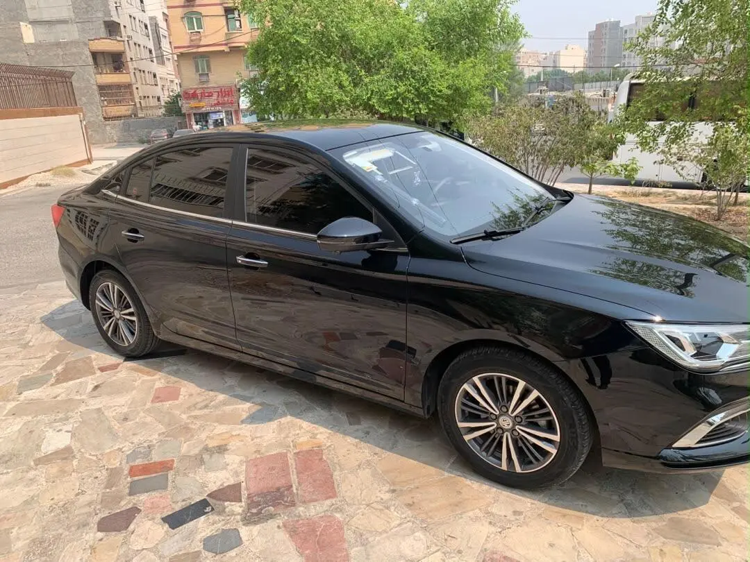 ام جی،  5