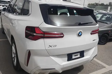 ب ام و X3