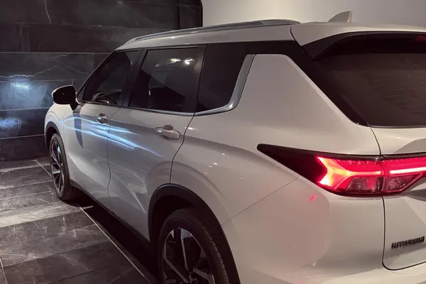 میتسوبیشی، اوتلندر