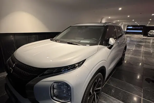 میتسوبیشی، اوتلندر