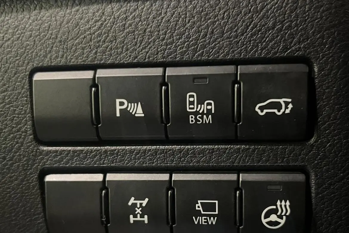 لکسوس،  NX