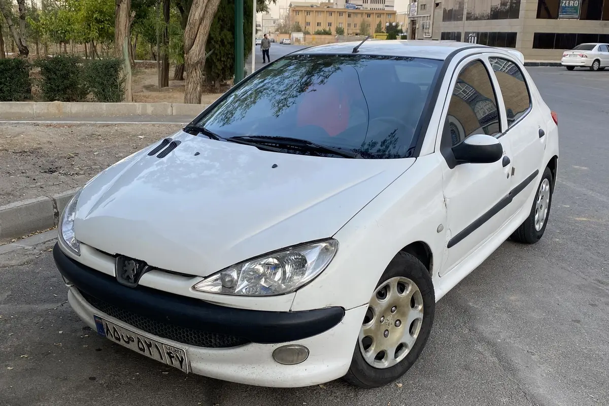 پژو،  206
