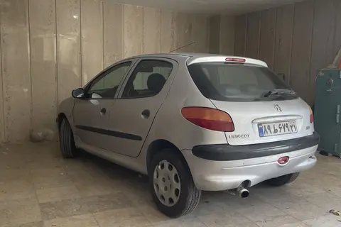 پژو، 206