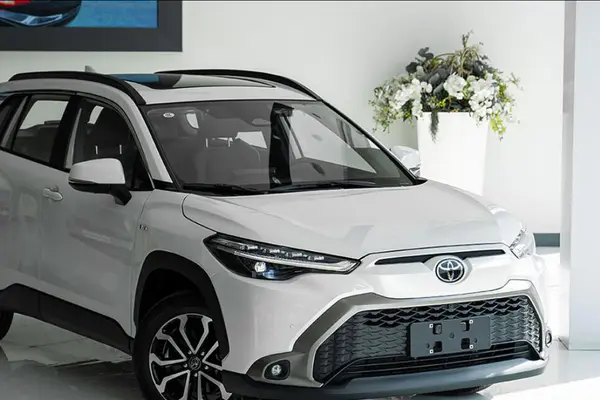 تویوتا، فرانت لندر هیبرید