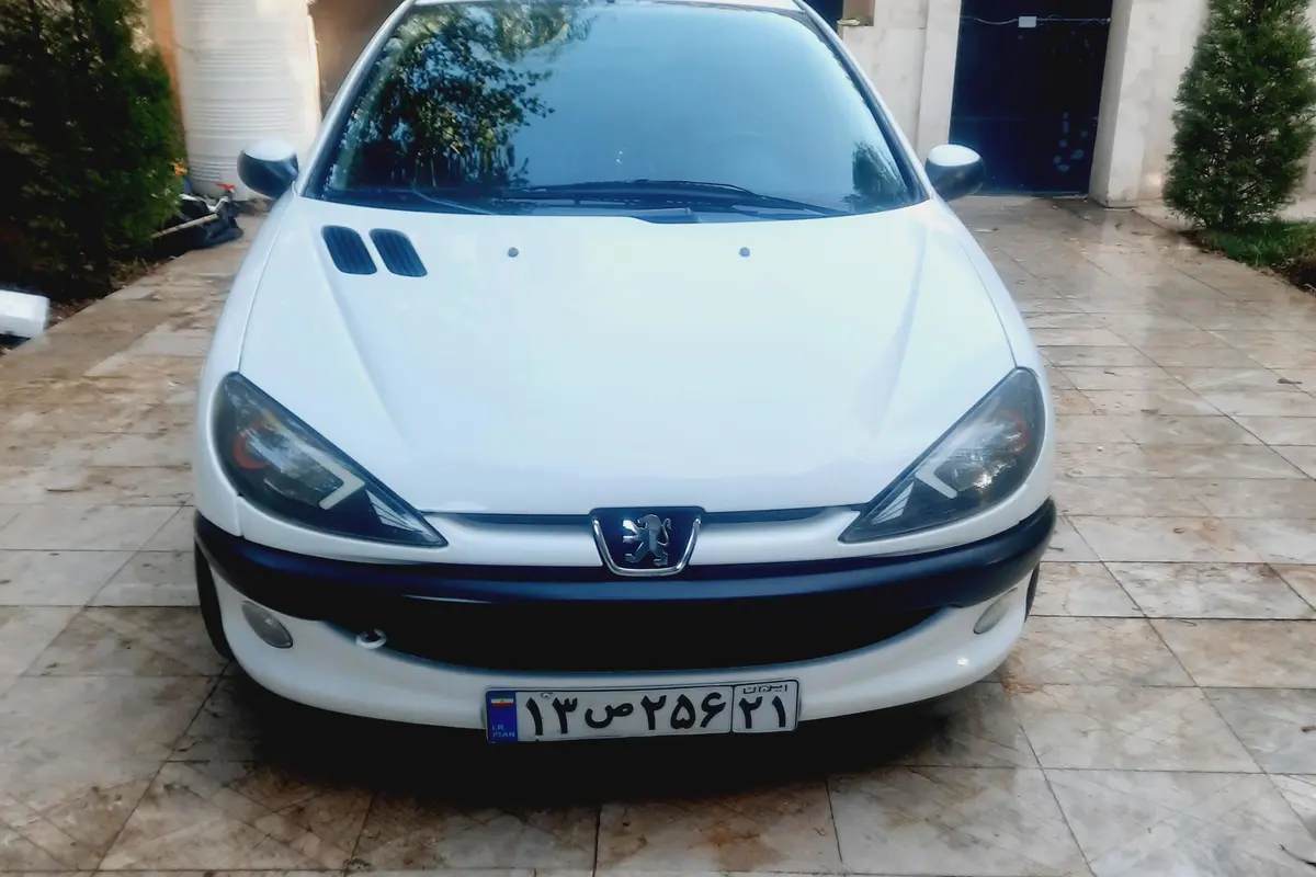 پژو،  206